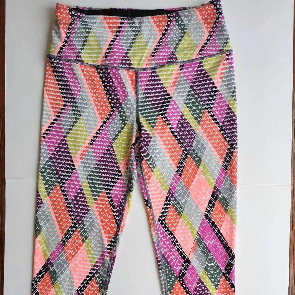 Victoria Sport Knockout Leggings Bold Geo Artsy Athletic Streetwear Sz Small - Picture 6 of 9